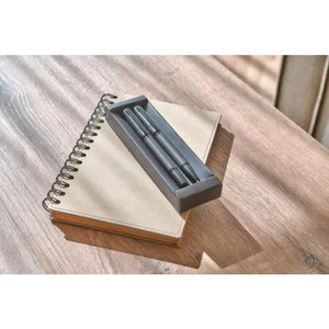 Adel pennenset van metaal en messing  4