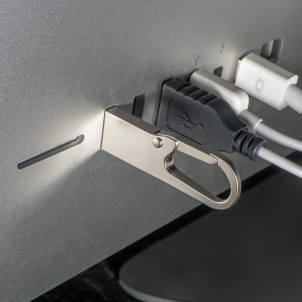 Metalen USB-stick met karabijnhaak, 4GB sample