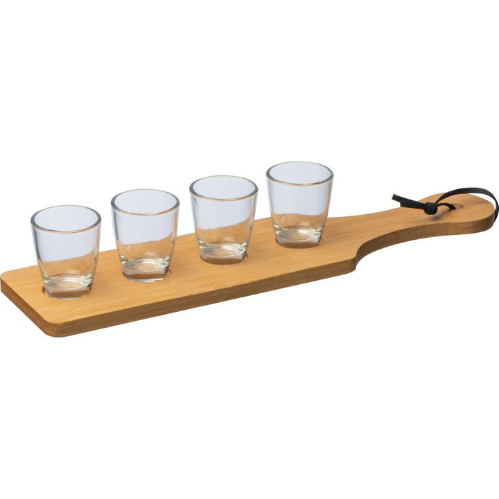 Schnapps setje bestaande uit 4 glazen en een plankje sample